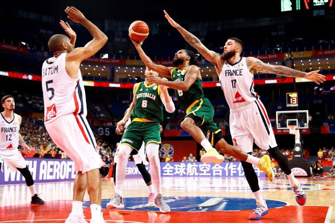 El base australiano Patty Mills, contra la selección de Francia.