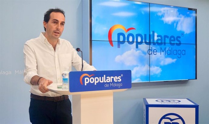 El portavoz de Educación del PP en el parlamento andaluz y diputado autonómico por Málaga, Miguel Ángel Ruiz, informa sobre el inicio del curso escolar.