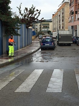 Limpieza de calles en Vélez tras el temporal.
