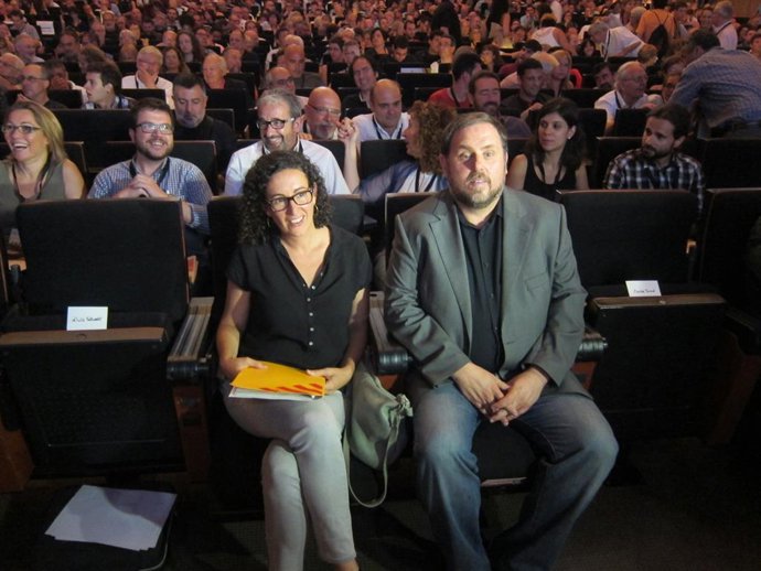 Oriol Junqueras al costat de Marta Rovira en un Consell Nacional