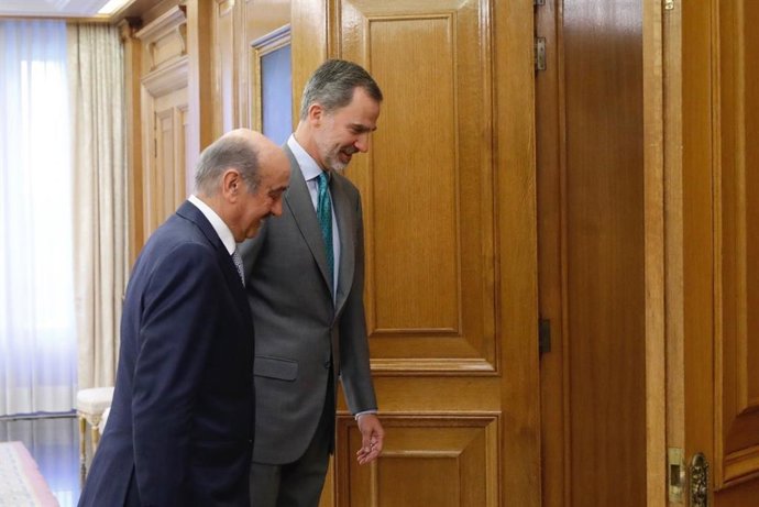 El Rey Felipe VI recibe al representante del Partido Regionalista de Cantabria, José María Ángel Mazón.