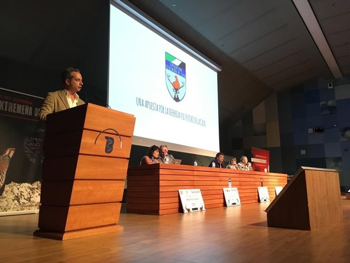 José María Gallardo en su intervención en el encuentro de Feciex