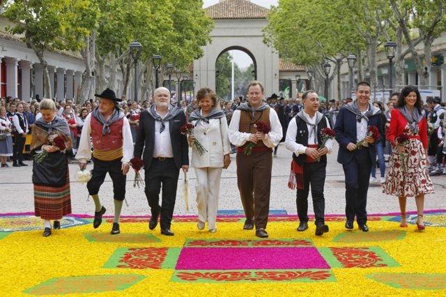 Ofrenda floral a la Virgen de Los Llanos en Albacete