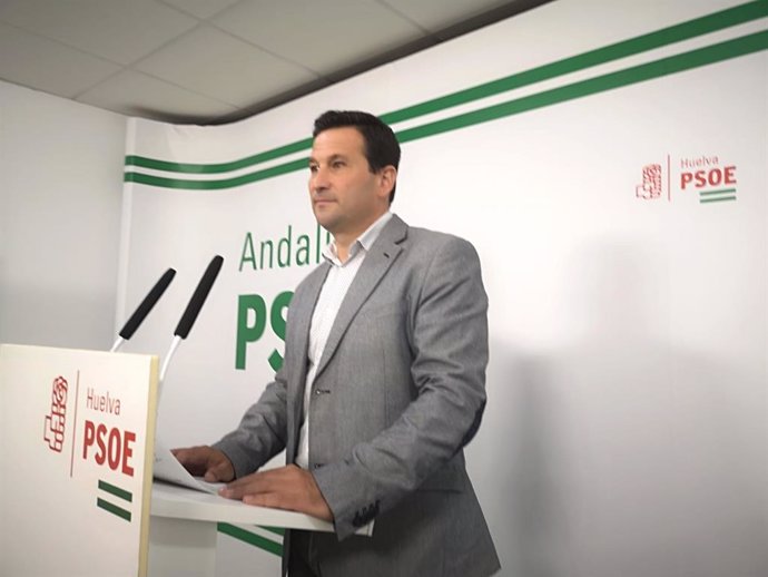 El secretario de Política Municipal de la Ejecutiva Provincial del PSOE de Huelva, Ezequiel Ruiz.
