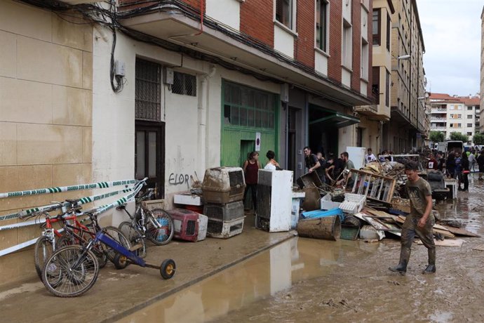 Una calle de Tafalla tras las graves inundaciones.