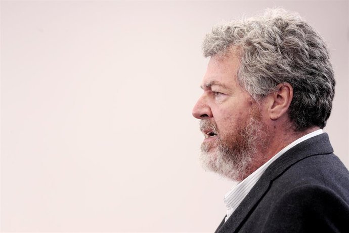 El diputado de Equo en el Congreso, Juan Antonio López de Uralde, ofrece una rueda de prensa posterior a su reunión con el Rey para proponer candidato a la Presidencia del Gobierno, en el Congreso de los Diputados, Madrid, a 16 de septiembre de 2019.