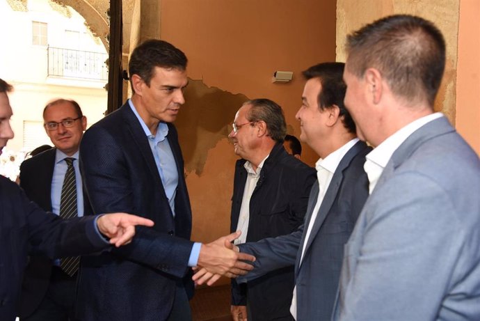 El presidente del Gobierno en funciones, Pedro Sánchez, en su visita a Almansa