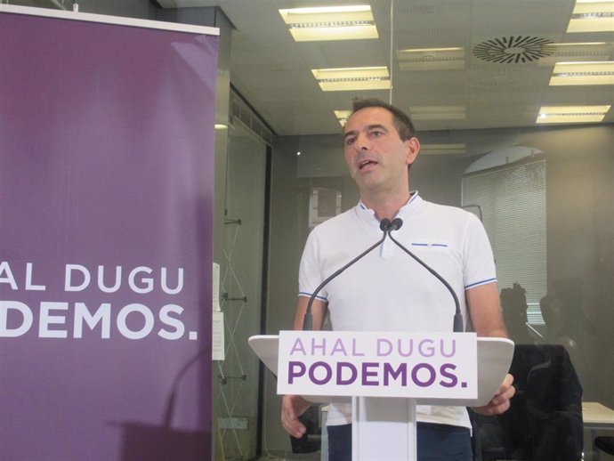 Comparecencia del secretario de Comunicación de POdemos Euskadi, Andeka Larrea