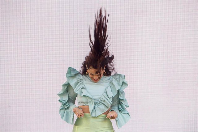 Rosalía actúa en el Mad Cool de Madrid en el IFEMA de Madrid .