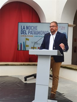 El alcalde de Mérida presenta la noche del patrimonio en Ibiza