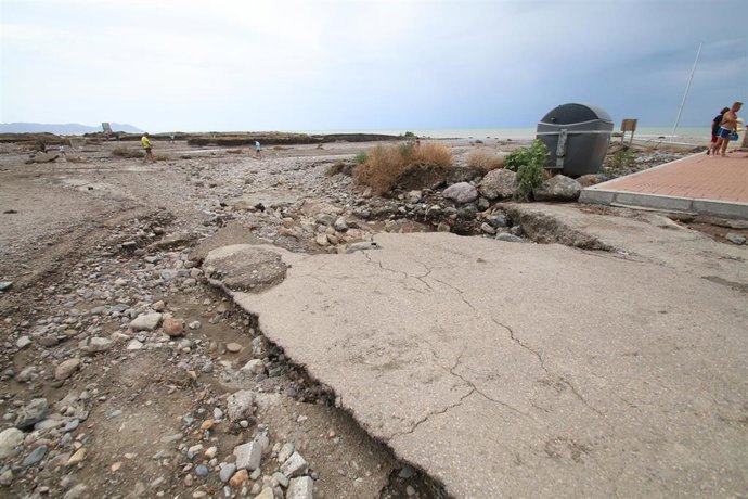 Situación de la rambla de Retamar tras las fuertes lluvias recibidas.