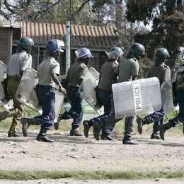 Policia en Harare, Zimbabue