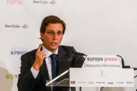 Almeida pide movilizar el centro derecha: Sánchez ve a los ciudadanos como un mal necesario para seguir en Moncloa