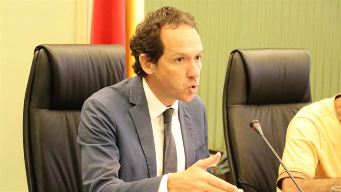 El conseller de Movilidad y Vivienda, Marc Pons, en la comparecencia parlamentaria.