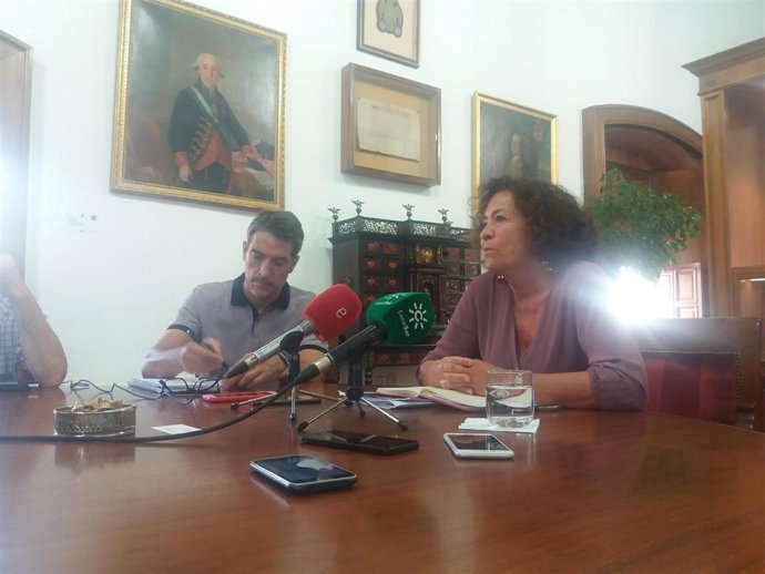 La rectora de la UGR, Pilar Aranda, en un desayuno informativo
