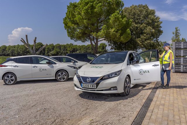 Cinco vehículos eléctricos estarán a disponibilidad de los verificadores para cubrir los trayectos sin emisiones, gracias a un acuerdo con Nissan y MEC Carsharing