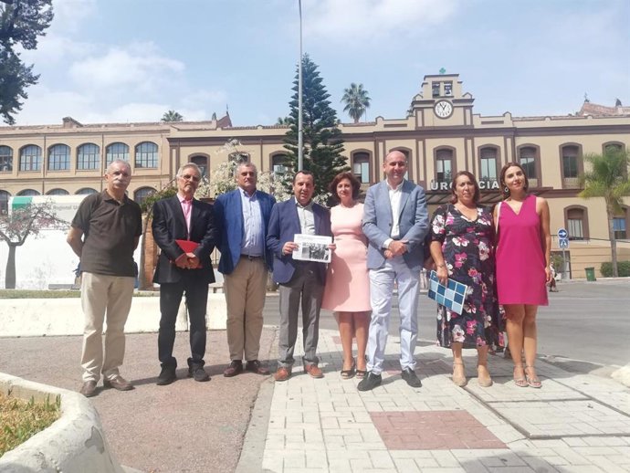 El secretario general del PSOE de Málaga, José Luis Ruiz Espejo, en rueda de prensa para informar sobre sanidad