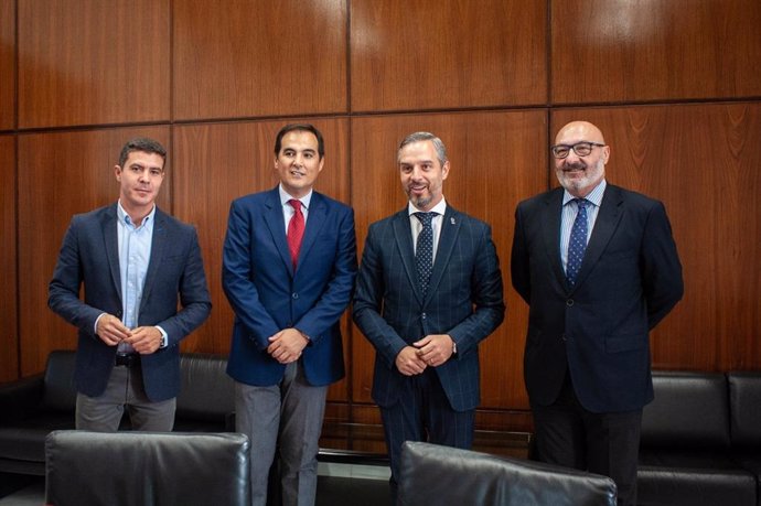Constituida la comisión de seguimiento del pacto presupuestario 2020 entre el Gobierno andaluz, PP-A, Cs y Vox