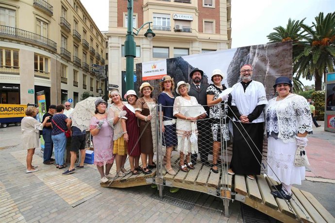 Campaña de adhesiones para que el Caminito del Rey sea Patrimonio Mundial de la Unesco en el centro de Málaga capital.