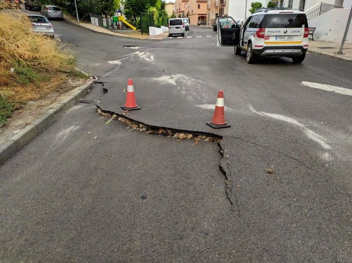 Carretera afectada por el temporal (DANA) en el municipio de Coín (Málaga)