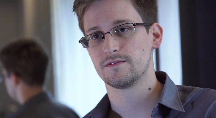 EEUU.- EEUU demanda a Snowden por violar el acuerdo de confidencialidad con un l