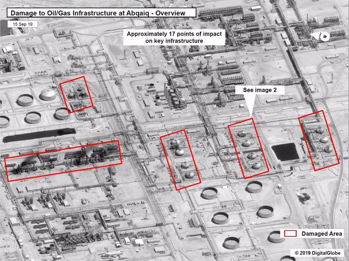 Imagen de satélite estadounidense que muestra los daños sufridos por la refinería de Aramco en Abqaiq