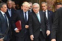 Juncker dice que el riesgo de un Brexit caótico es "muy real" pero cree que "aún es posible" el acuerdo