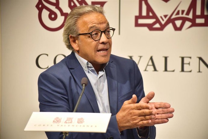 El portavoz del grupo socialista en Les Corts Valencianes y vicesecretario general del PSPV, Manolo Mata, en imagen de archivo