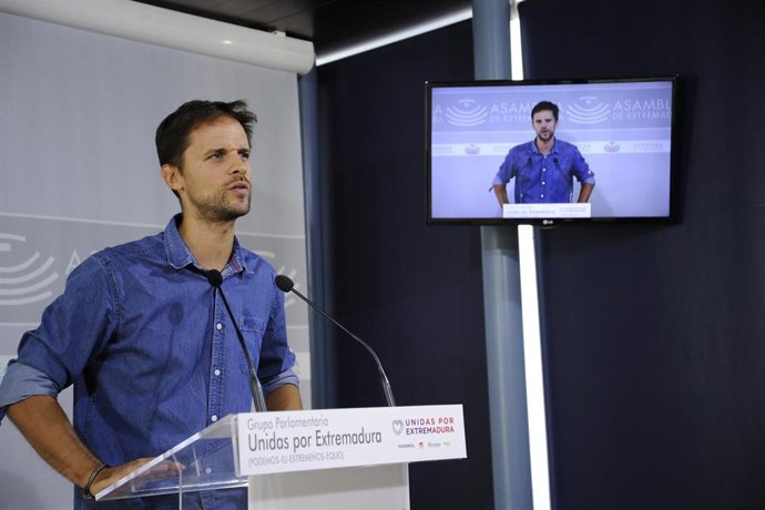 Álvaro Jaén, en una rueda de prensa en la Asamblea