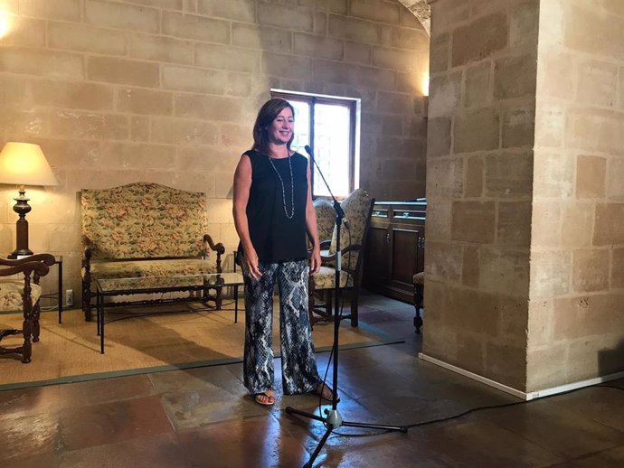 La presidenta del Govern, Francina Armengol, en el Consolat de Mar