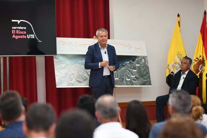 El consejero de Obras Públicas, Transportes y Vivienda del Gobierno de Canarias, Sebastián Franquis