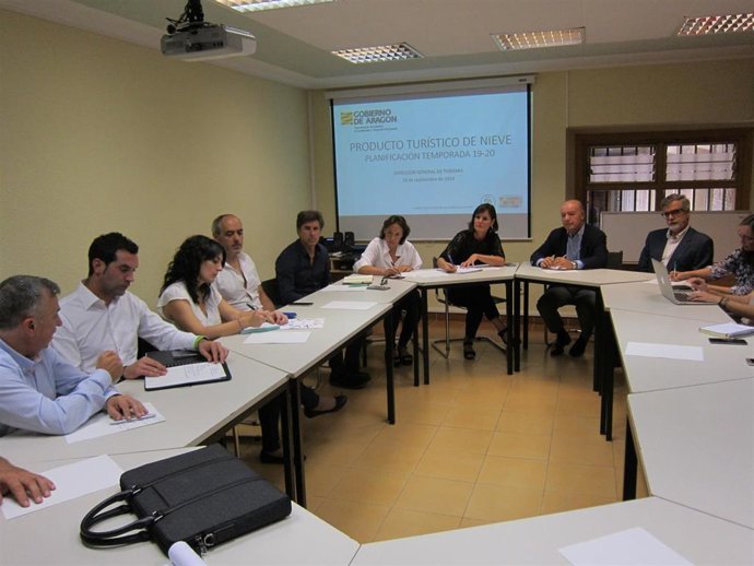 Reunión del Gobierno de Aragón con el sector de la nieve.