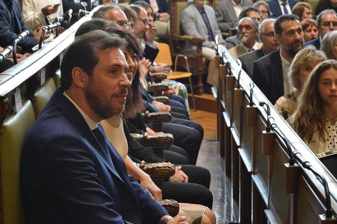 El alcalde de Valladolid, Óscar Puente, durante la sesión de investidura de este sábado