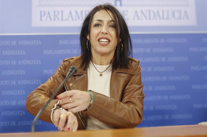 La presidenta del Parlamento, Marta Bosquet, en rueda de prensa, en rueda de prensa.