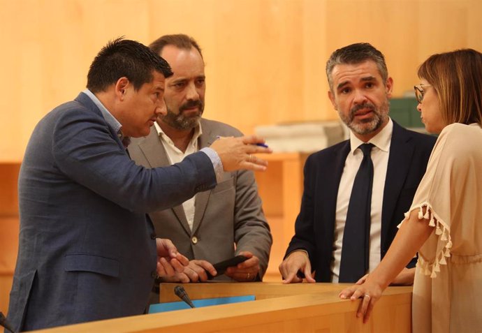 Los portavoces de los cuatro grupos de la Diputación de Málaga en el primer pleno tras la constitución de la nueva Corporación en 2019.