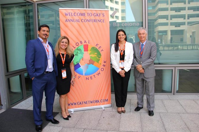 Gustavo Belgrano, CEO de la GKF Network; Ángela Castro, COO; Clara Castro, Vicepresidenta Ejecutiva, y Manel Galan, jefe de Relaciones Internacionales y Promoción del Puerto de Barcelona