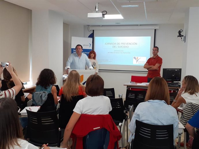 Formación de la Federación de Salud Mental de Castilla y León sobre la prevención de la conducta suicida.