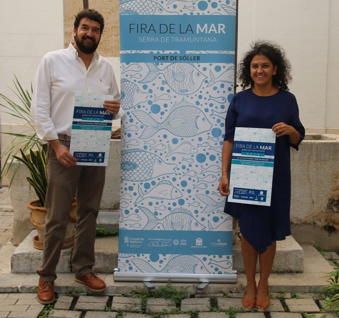  El tinent de batle de Promoció econmica, Turisme i Agricultura, Ramaderia i Pesca de l'Ajuntament de Sóller, Sebasti Aguiló i la consellera de Territori, Maria Antnia Garcías.  