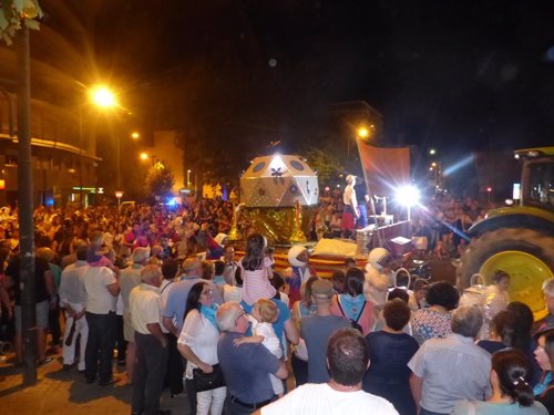 Desfile de carrozas en Monzón