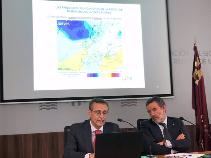 Juan Esteban Palenzuela y Francisco Jiménez ofrecen datos del episodio de gota fría en la Región