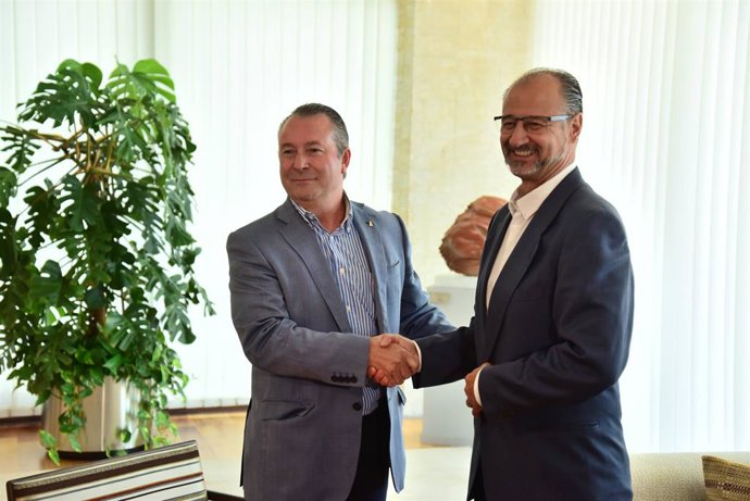 Dujo(Asaja) solicita mayor presencia de las OPAs en la vida parlamentaria y Fuen