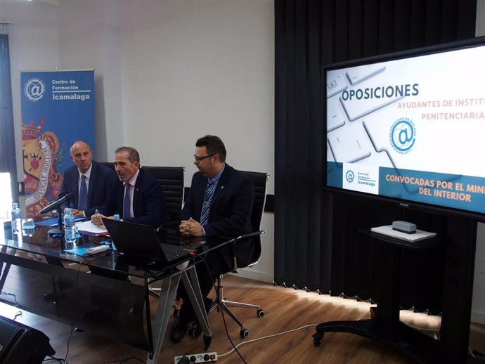Inauguración del curso preparatorio para opositores de Administración Pública en el Centro de Formación del Colegio de Abogados de Málaga.