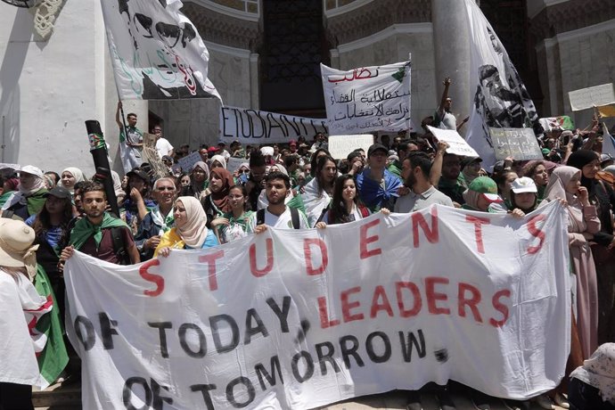 Manifestación estudiantil en Argelia