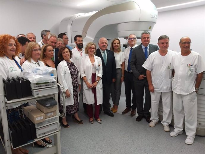 El consejero Aguirre, en su visita al Hospital Torrecárdenas