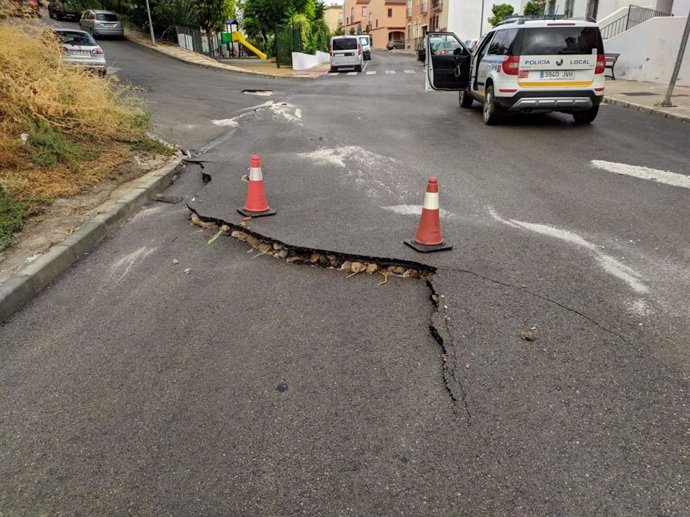 Carretera afectada por el temporal (DANA) en el municipio de Coín (Málaga)