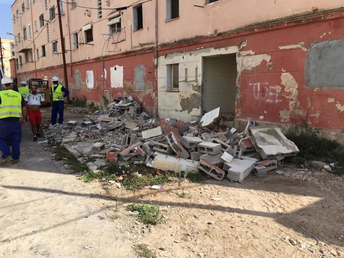 Demolición del bloque VIII de Camp Redó