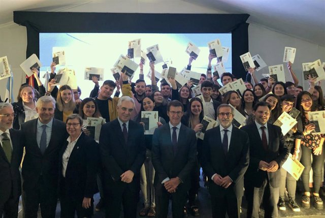 Foto Da Nota Xa Enviada: Feijóo Celebra Coa Xuventude Do Exterior As Trinta Edicións Do Conecta Con Galicia Que Permitiu A Máis De 9.000 Mozos Fortalecer Os Lazos Coa Comunidade