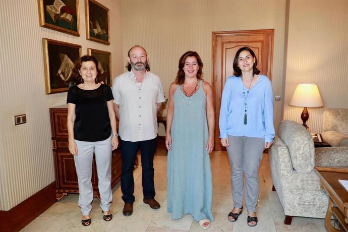 La presidenta del Govern de Balears, Francina Armengol, ha rebut en audincia Moncho Ferrer.