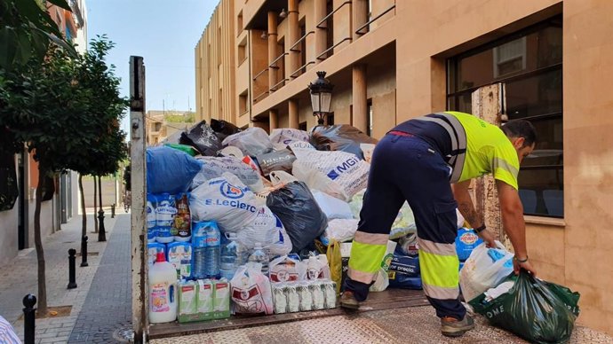 Alcantarilla recoge ocho toneladas de alimentos y ropa para los damnificados por el temporal de lluvias