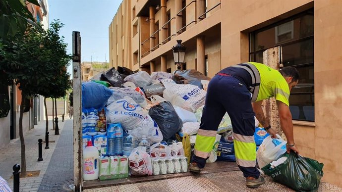 Temporal.- Alcantarilla recoge ocho toneladas de alimentos y ropa para los damni